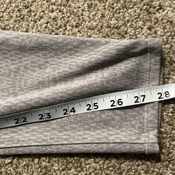 Spanx Gray Snake Skin Pattern Ankle Length Leggings Jeggings Large - Picture 10 of 10